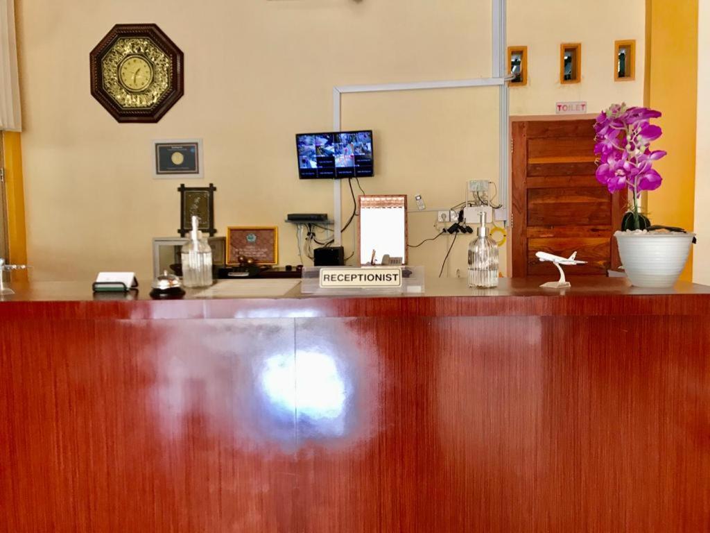 Penginapan Intan Bandara Padang  Zewnętrze zdjęcie